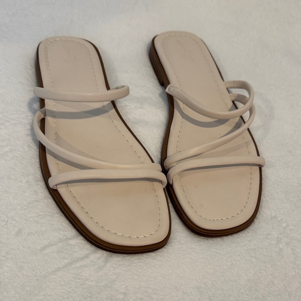 Universal Thread Cream Strappy Sandals